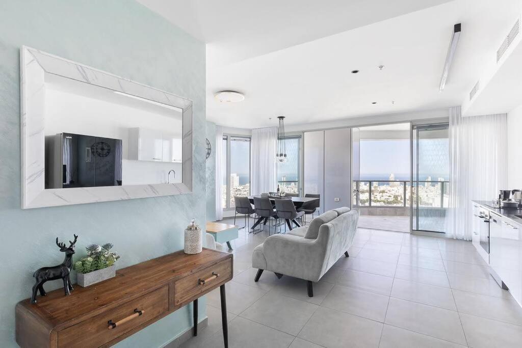 Apartment Vacation *