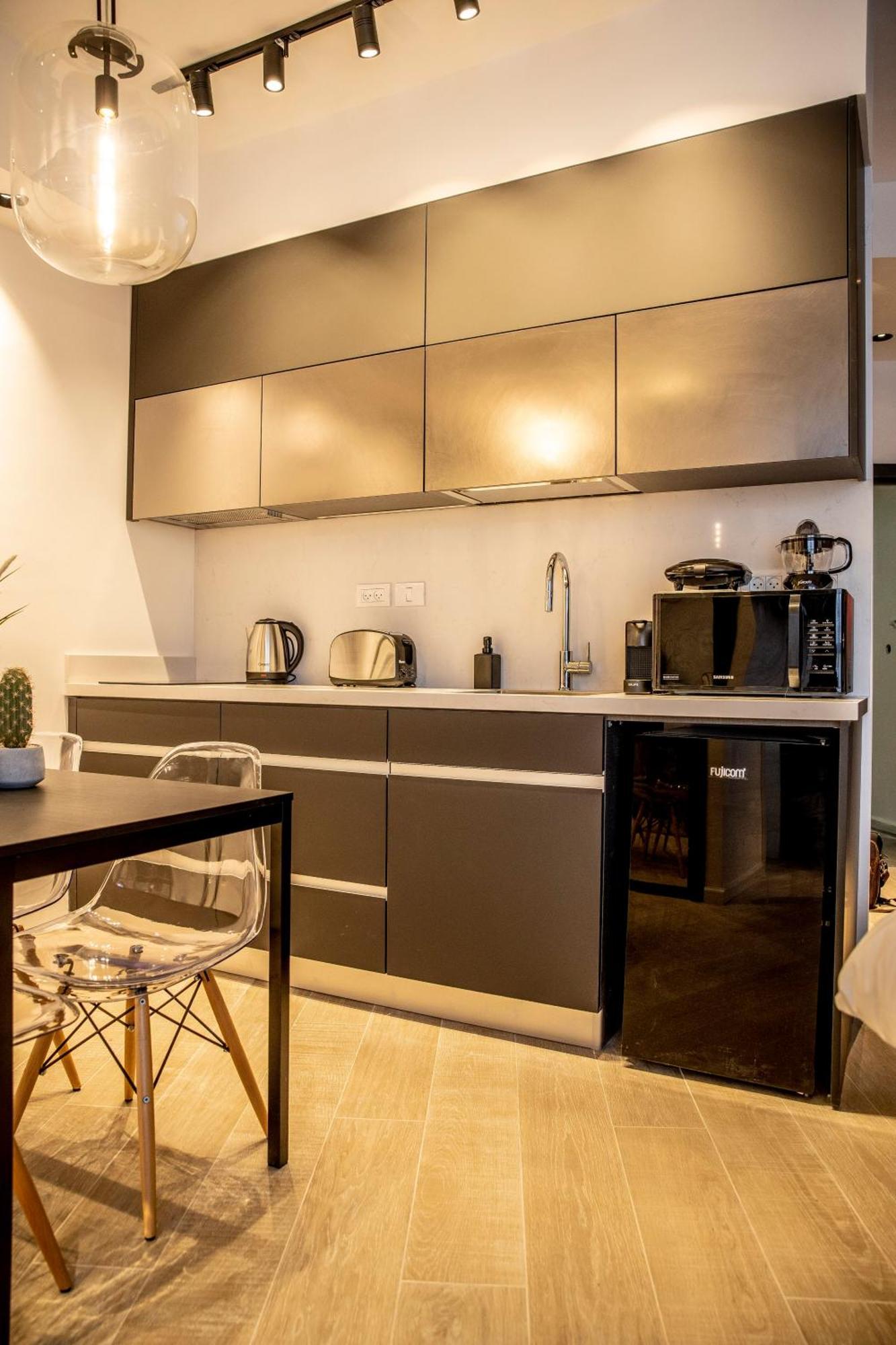 Apartment Vacation *